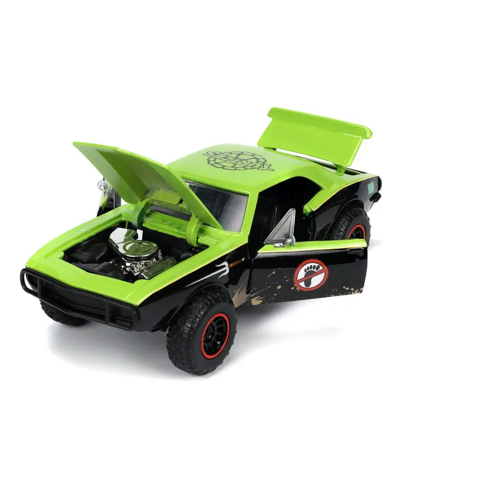 Teenage Mutant Ninja Turtles Hollywood Rides Diecast Model 1/24 1967 Chevrolet Camaro with Raphael Figur product photo