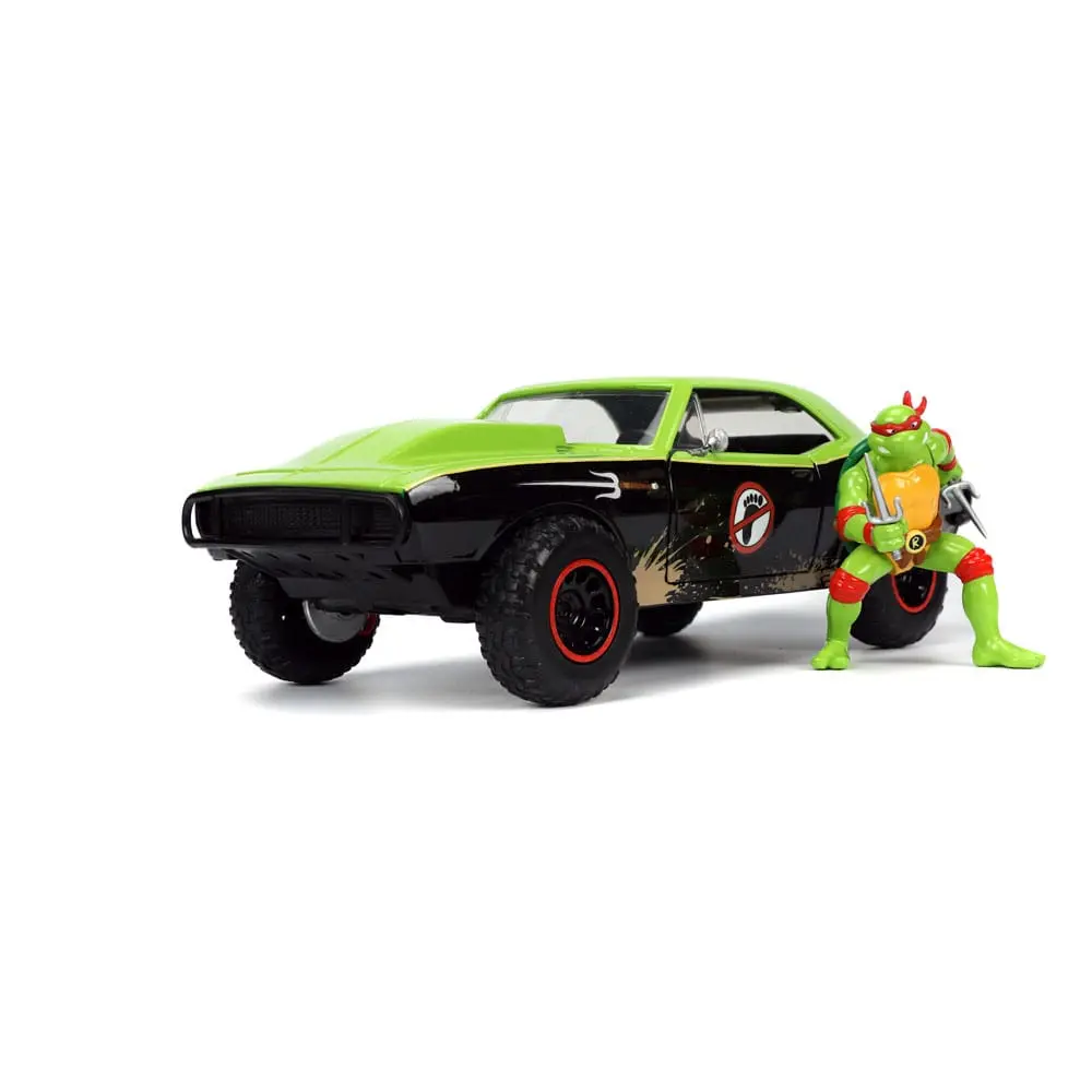 Teenage Mutant Ninja Turtles Hollywood Rides Diecast Model 1/24 1967 Chevrolet Camaro with Raphael Figur product photo