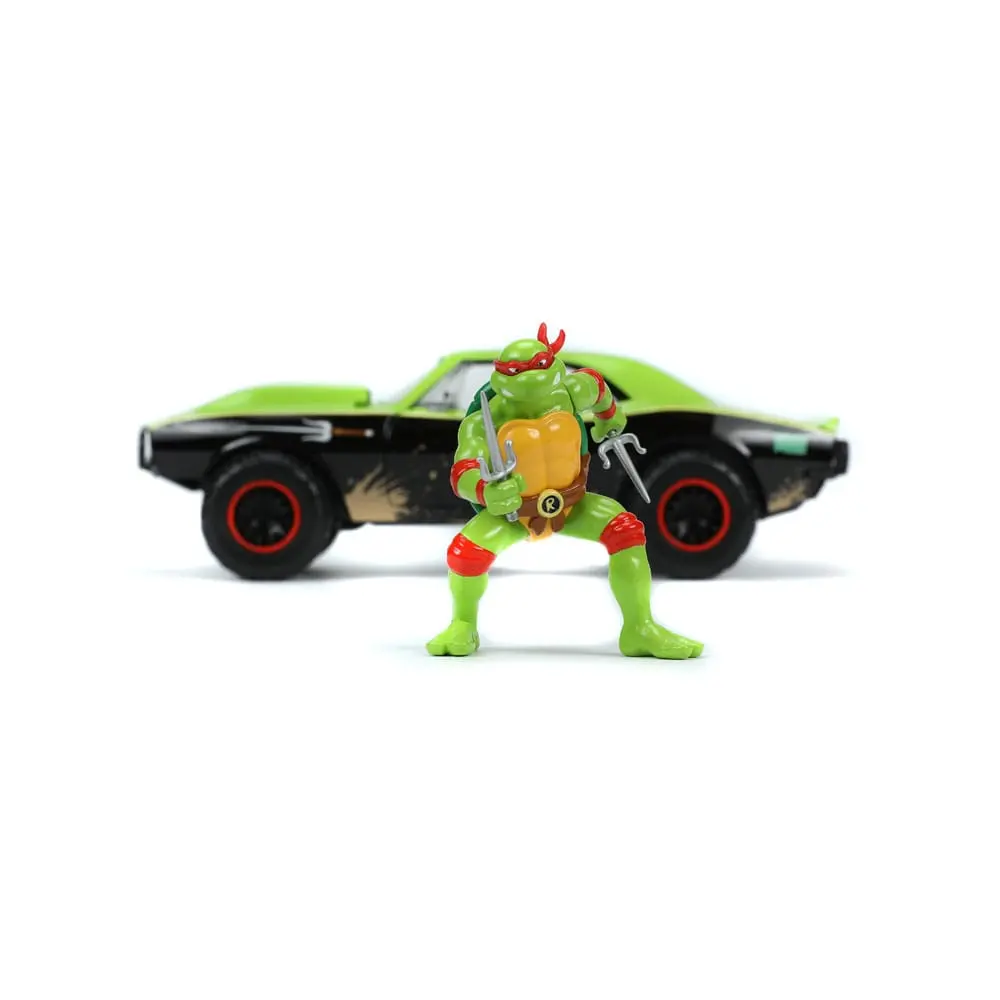 Teenage Mutant Ninja Turtles Hollywood Rides Diecast Model 1/24 1967 Chevrolet Camaro with Raphael Figur product photo