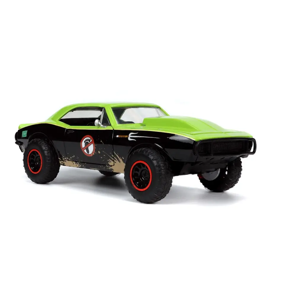 Teenage Mutant Ninja Turtles Hollywood Rides Diecast Model 1/24 1967 Chevrolet Camaro with Raphael Figur product photo