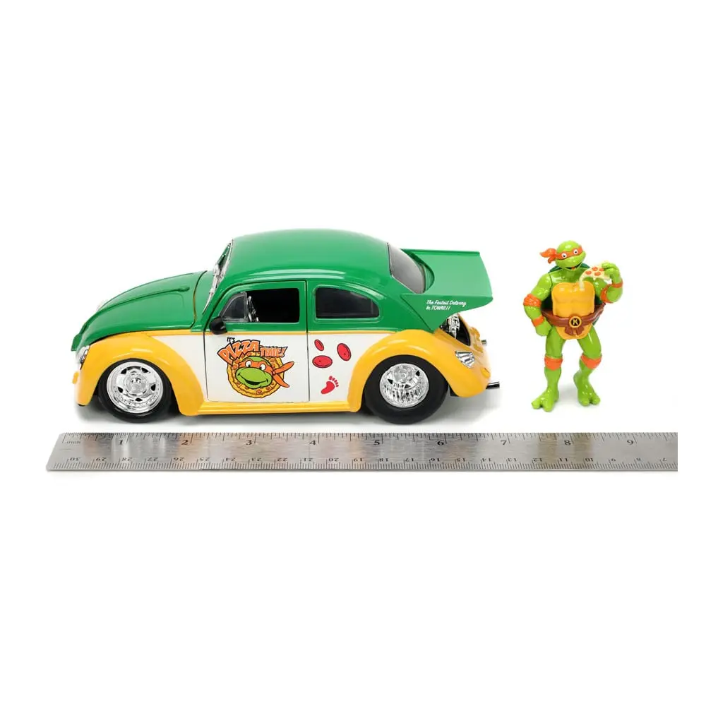 Teenage Mutant Ninja Turtles Hollywood Rides Diecast Model 1/24 VW Drag Beetle with Michelangelo Figur product photo