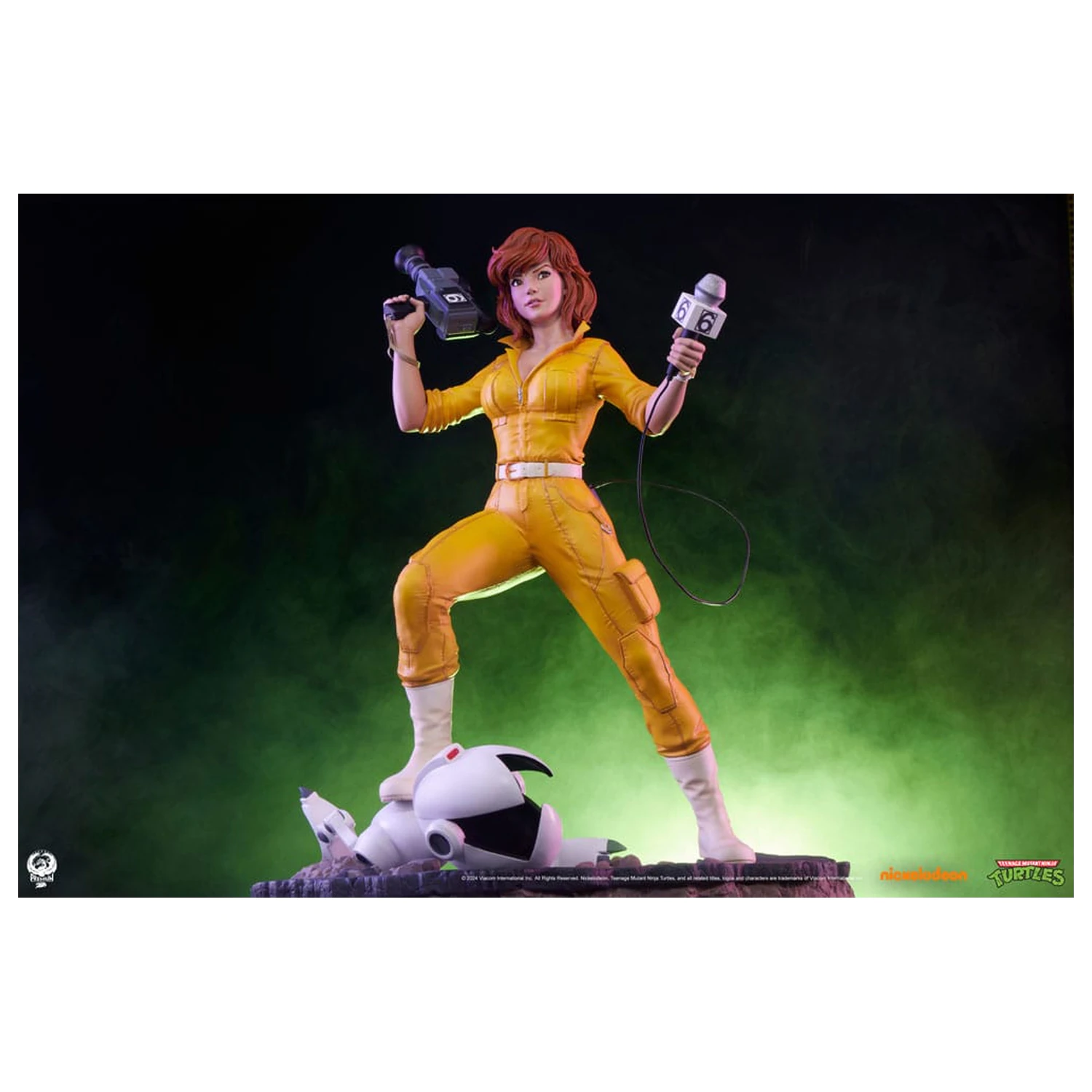 Teenage Mutant Ninja Turtles Premier Series Statue 1/4 April O'Neil 46 cm product photo