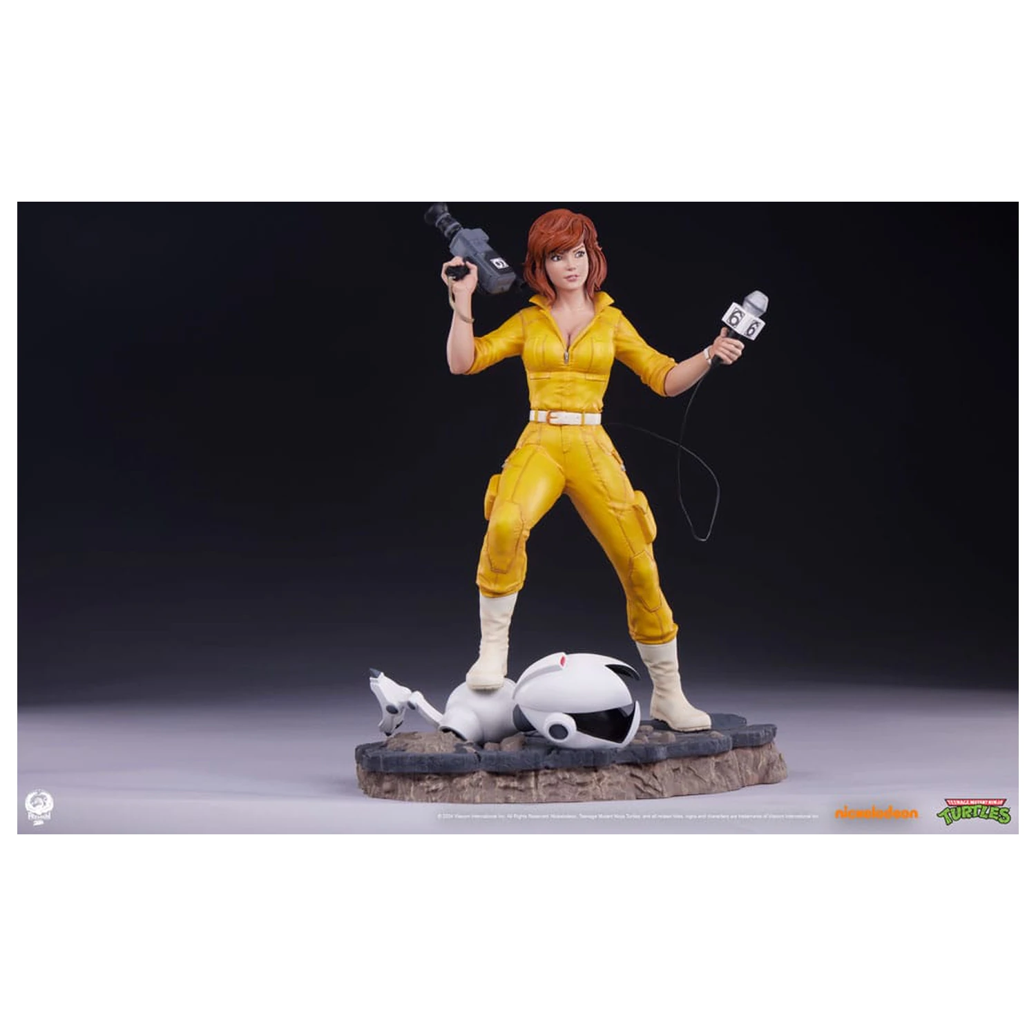 Teenage Mutant Ninja Turtles Premier Series Statue 1/4 April O'Neil 46 cm product photo