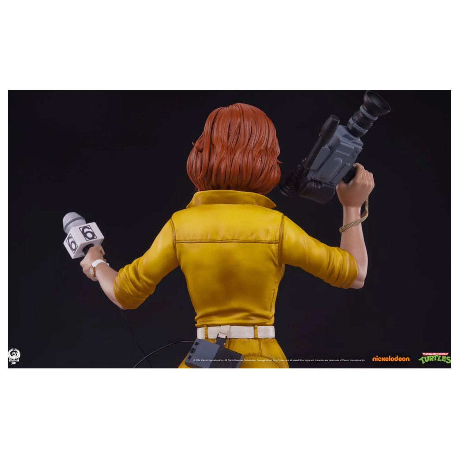 Teenage Mutant Ninja Turtles Premier Series Statue 1/4 April O'Neil 46 cm product photo