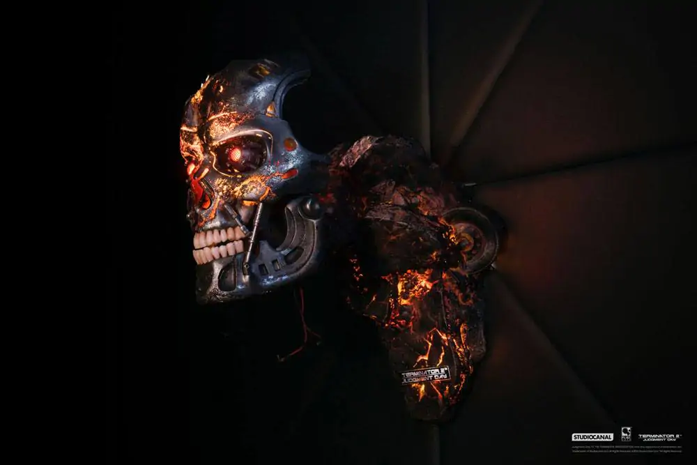 Terminator 2: Judgment Day Replica 1/1 T-800 Endoskeleton Mask Battle Damaged Version 46 cm product photo