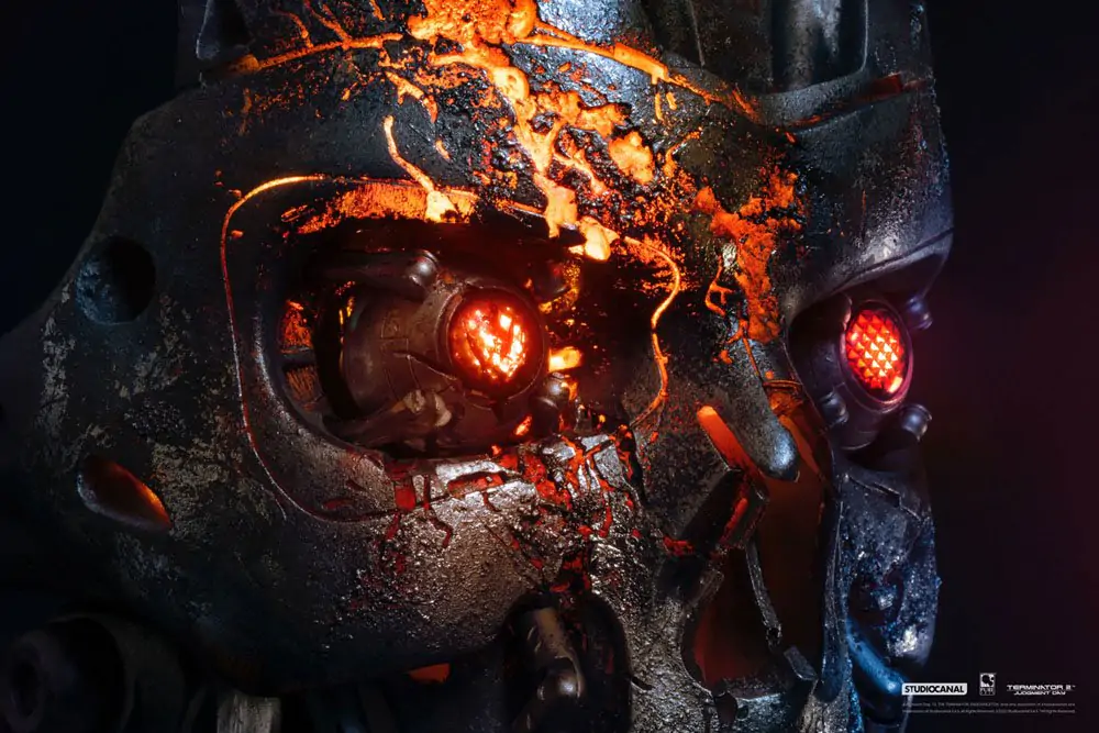 Terminator 2: Judgment Day Replica 1/1 T-800 Endoskeleton Mask Battle Damaged Version 46 cm product photo