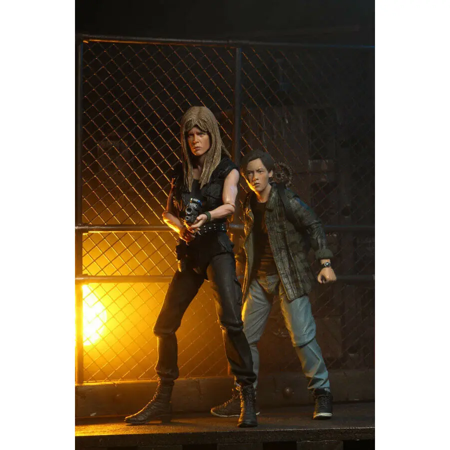 Terminator 2 Judgment Day Sarah Connor and John Connor set 2 figures 18cm product photo