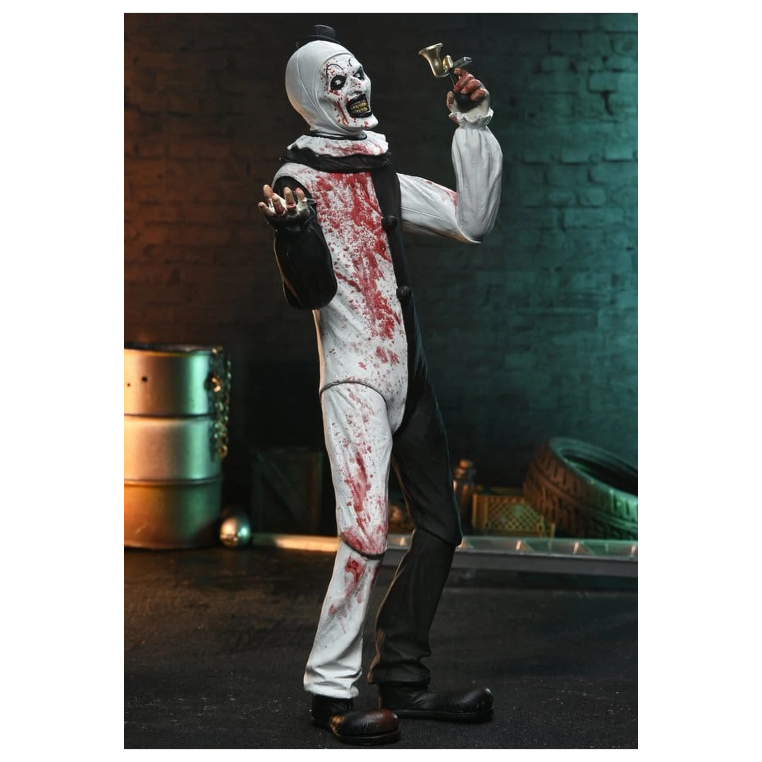 Terrifier 2 Ultimate Action Figure Art the Clown (Blood Splattered) 18 cm product photo