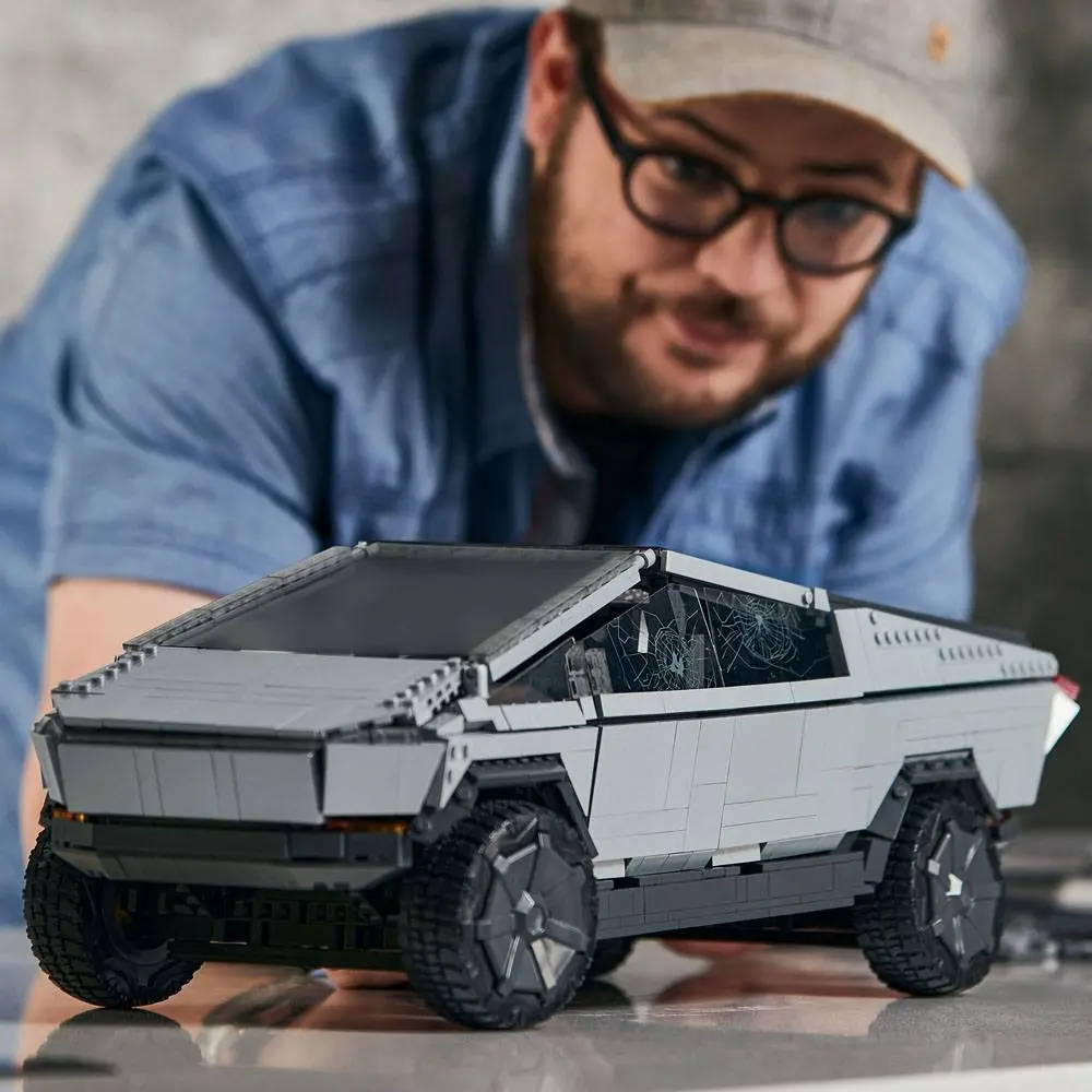 Tesla Mega Construx Construction Set Cybertruck 48 cm product photo