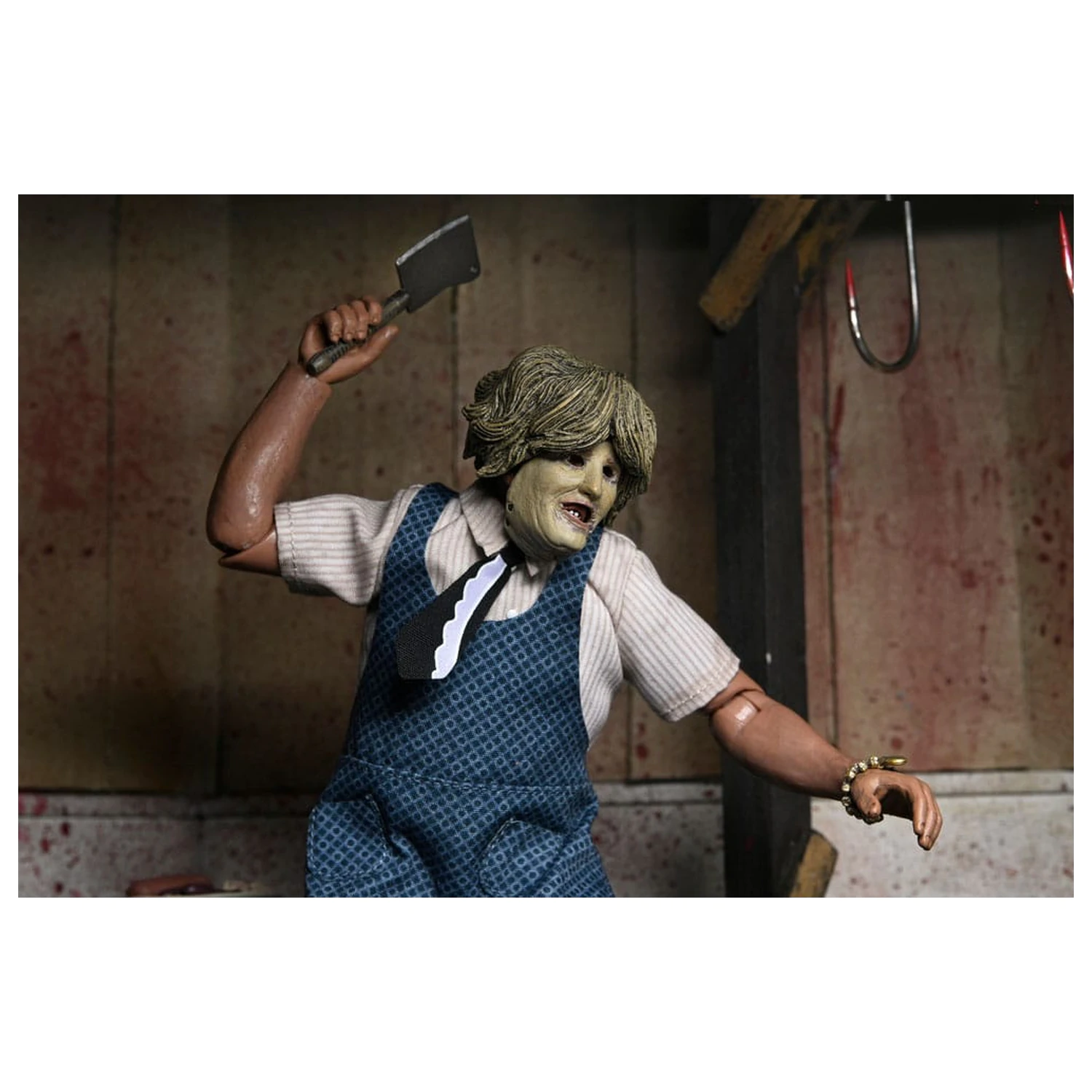 Texas Chainsaw Massacre Clothed Action Figure Leatherface with Old Lady Mask 20 cm product photo