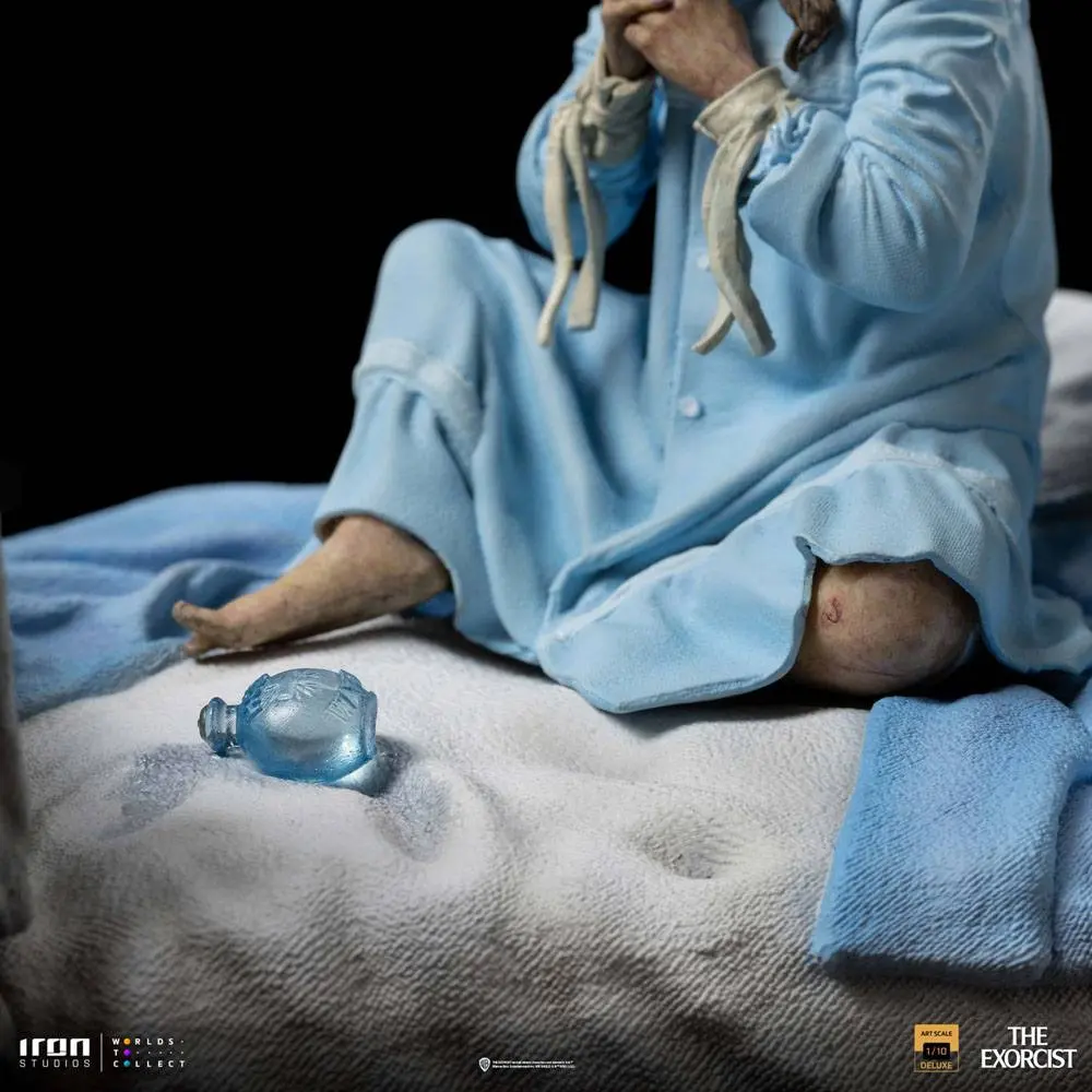 The Exorcist Deluxe Art Scale Statue 1/10 Possessed Regan McNeil 14 cm product photo