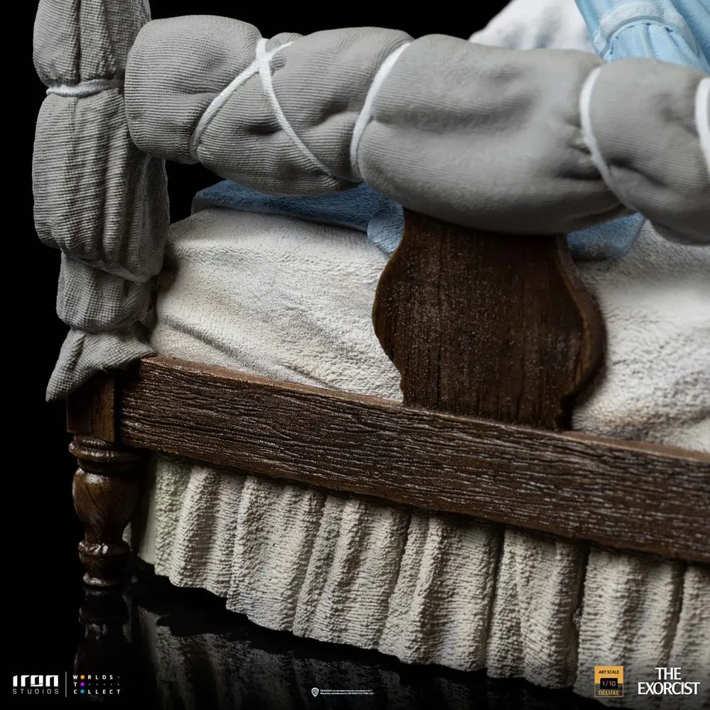 The Exorcist Deluxe Art Scale Statue 1/10 Possessed Regan McNeil 14 cm product photo