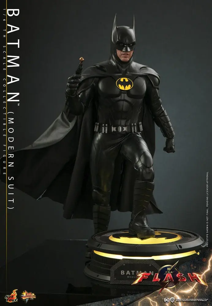 The Flash Movie Masterpiece Action Figure 1/6 Batman (Modern Suit) 30 cm termékfotó