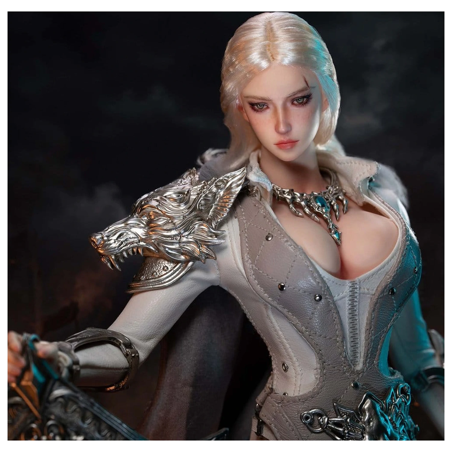 The Girl Under Wolf's Ward Action Figure 1/6 Alina (Silver) 30 cm product photo