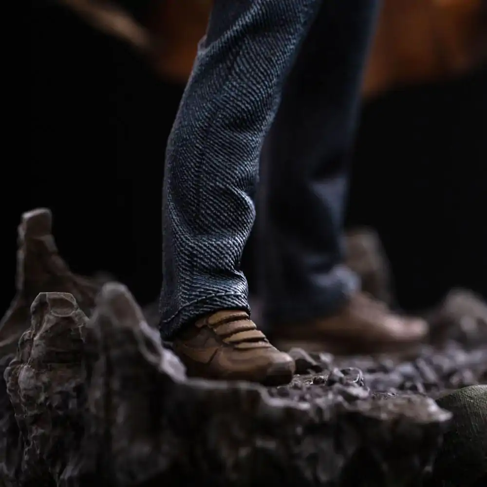 The Goonies Art Scale Statue 1/10 Mikey Walsh (40th anniversary) 21 cm          product photo