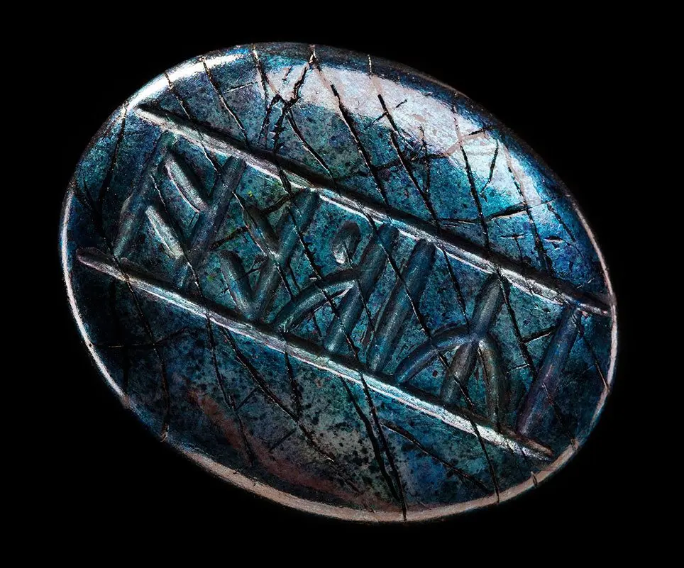 The Hobbit The Desolation of Smaug Prop Replica Kili's Rune Stone termékfotó