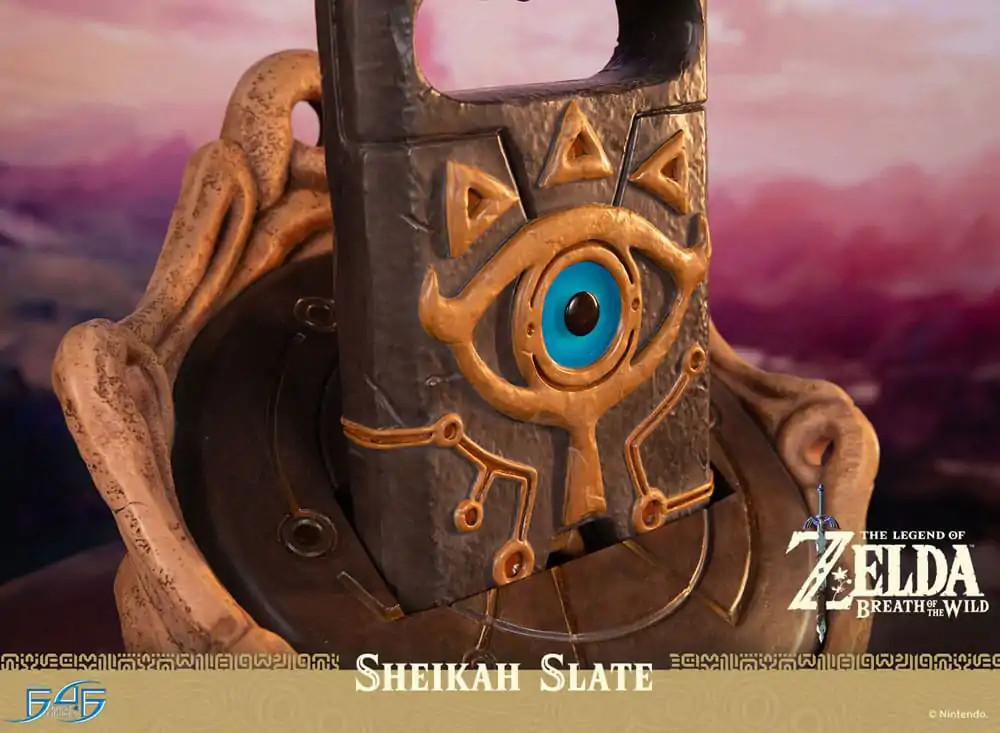 The Legend of Zelda: Breath of the Wild  Life Size Statue 1/1 Sheikah Slate 24 cm termékfotó