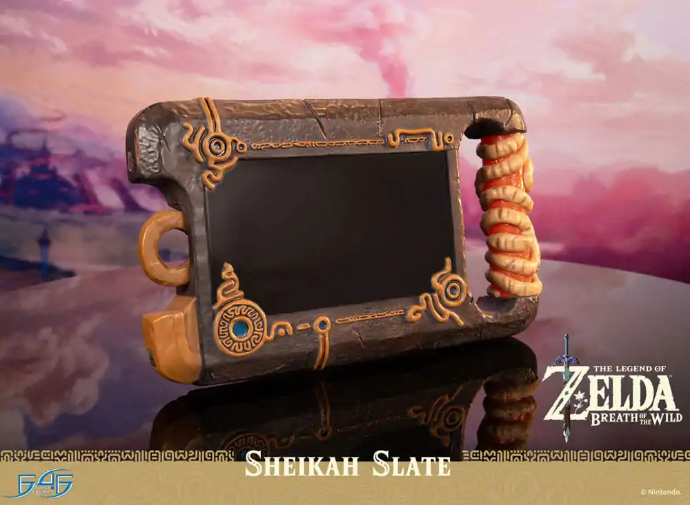 The Legend of Zelda: Breath of the Wild  Life Size Statue 1/1 Sheikah Slate 24 cm termékfotó