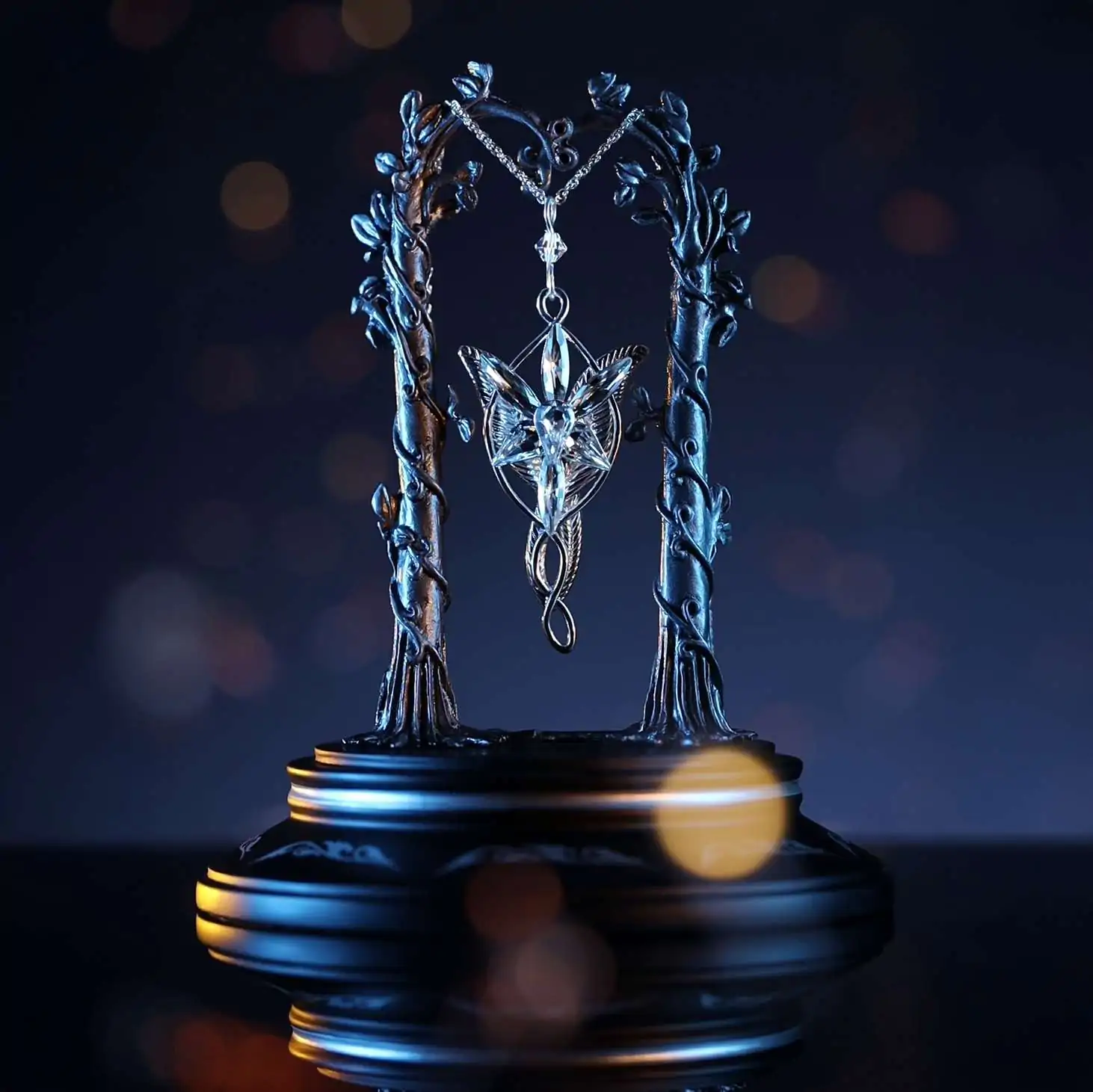 Lord of the Rings Display for the Evenstar Pendant product photo