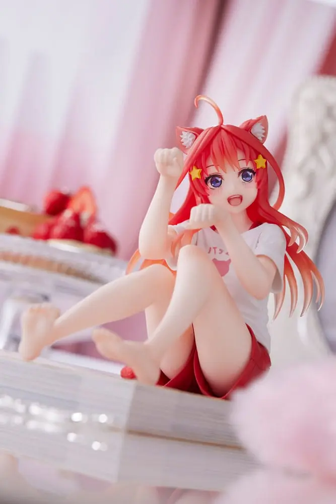 The Quintessential Quintuplets PVC Statue Desktop Itsuki Nakano Newley Written Cat Roomwear Ver. product photo