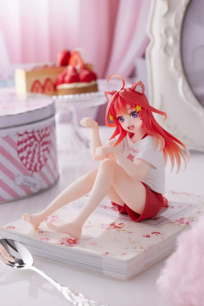 The Quintessential Quintuplets PVC Statue Desktop Itsuki Nakano Newley Written Cat Roomwear Ver. product photo