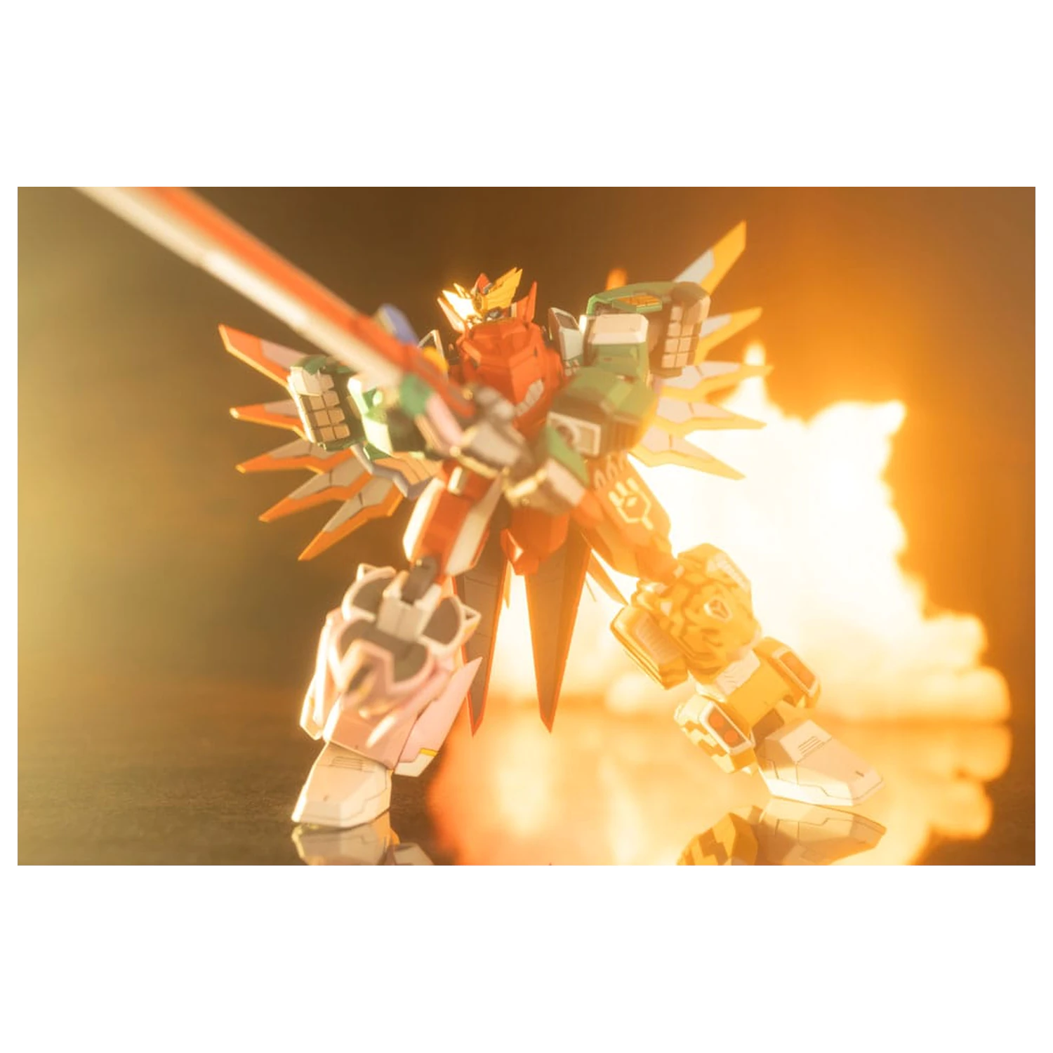 The Red Ranger Becomes an Adventurer in Another World Plastic Model Kit Maximum Kizuna Kaiser 17 cm   product photo