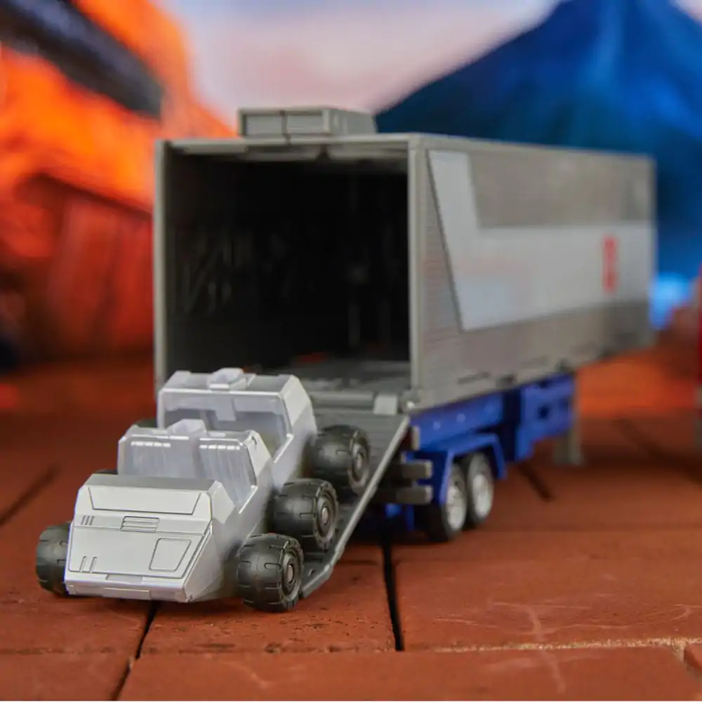 The Transformers: The Movie Generations Studio Series Commander Class Action Figure Optimus Prime 18 cm product photo