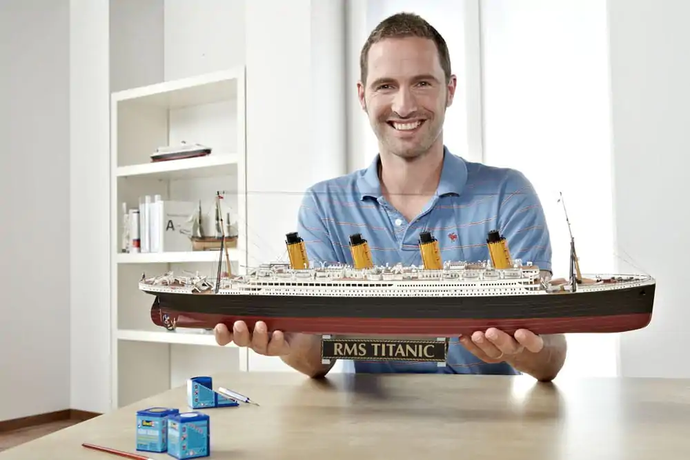 Titanic Model Kit Gift Set 1/400 R.M.S. Titanic 100th Anniversary Edition 67 cm termékfotó