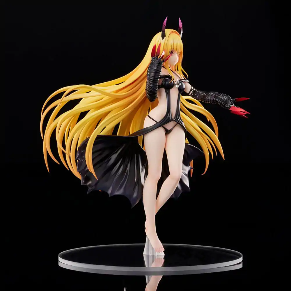 To Love-Ru Darkness PVC Statue 1/6 Golden Darkness Darkness Ver. 30 cm product photo