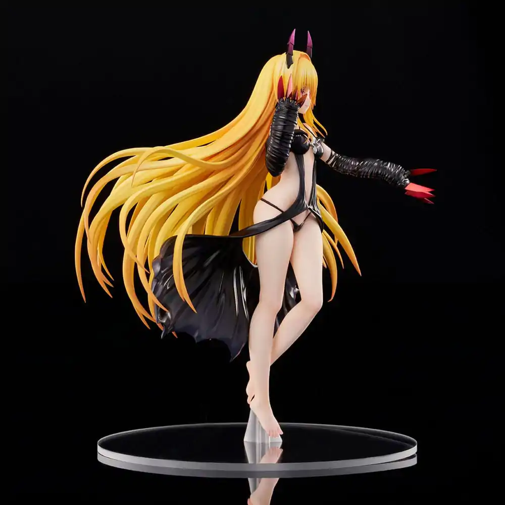 To Love-Ru Darkness PVC Statue 1/6 Golden Darkness Darkness Ver. 30 cm product photo