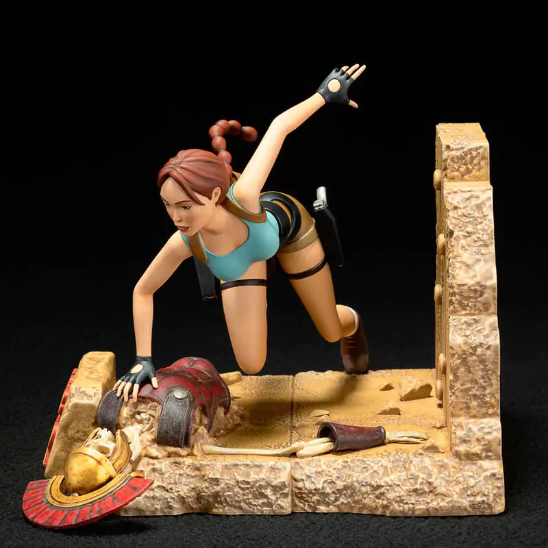 Tomb Raider Lara Croft figure 16,5cm termékfotó