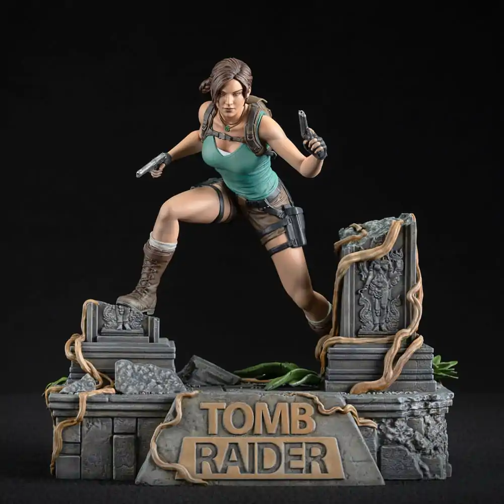 Tomb Raider PVC Statue Lara Croft 24 cm termékfotó