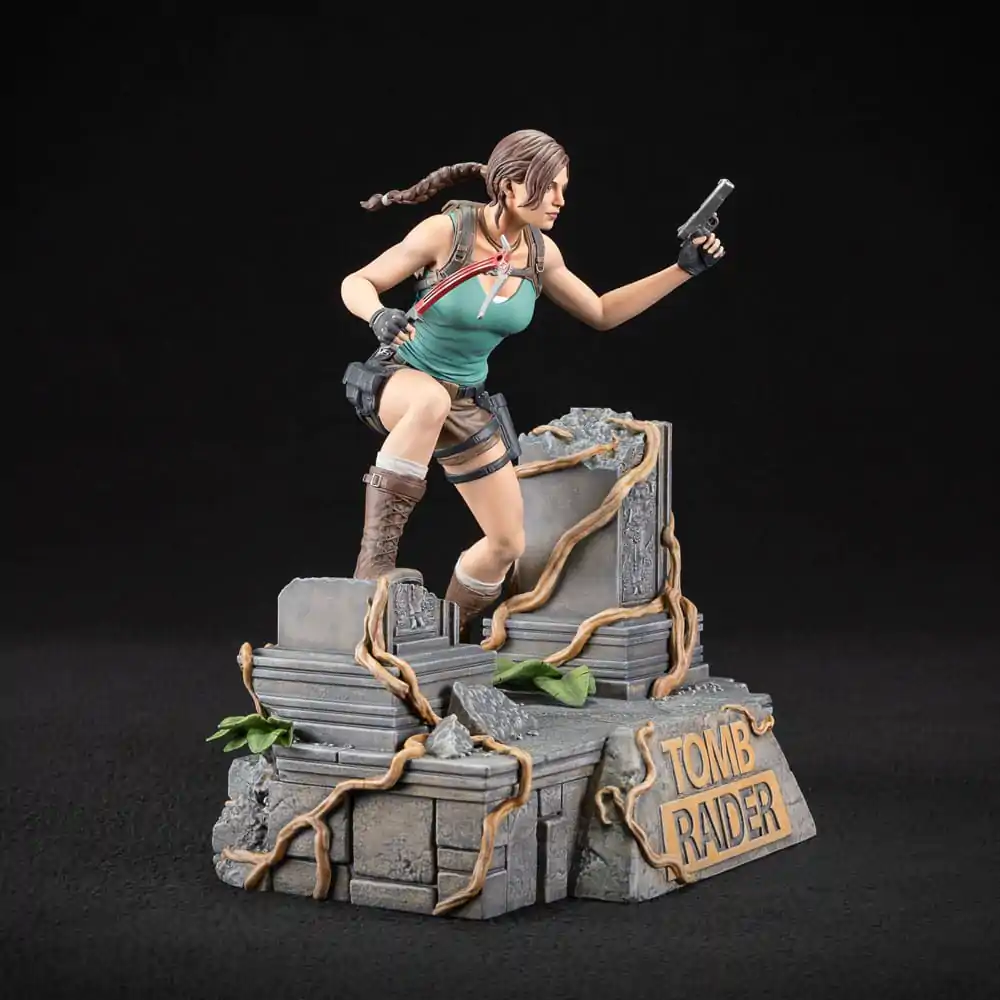 Tomb Raider PVC Statue Lara Croft 24 cm termékfotó