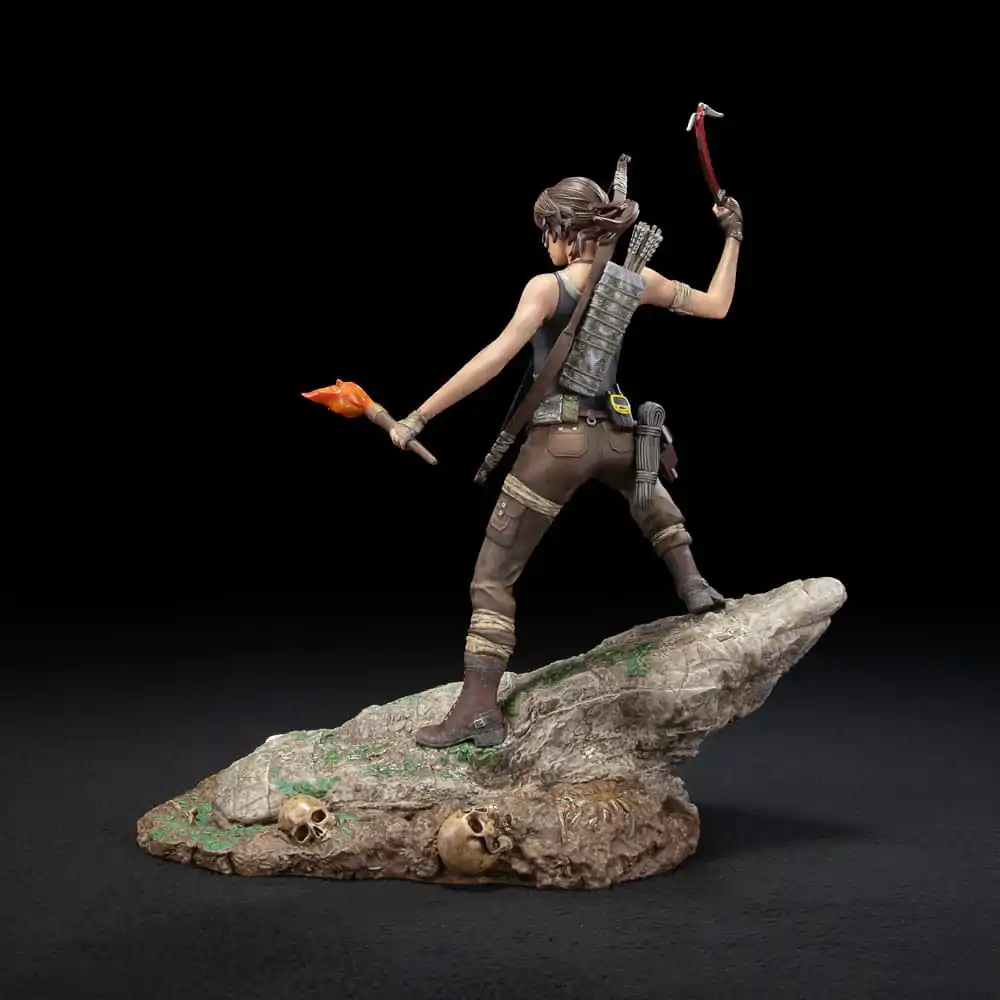 Tomb Raider PVC Statue Lara Croft Survivor Era 33 cm termékfotó