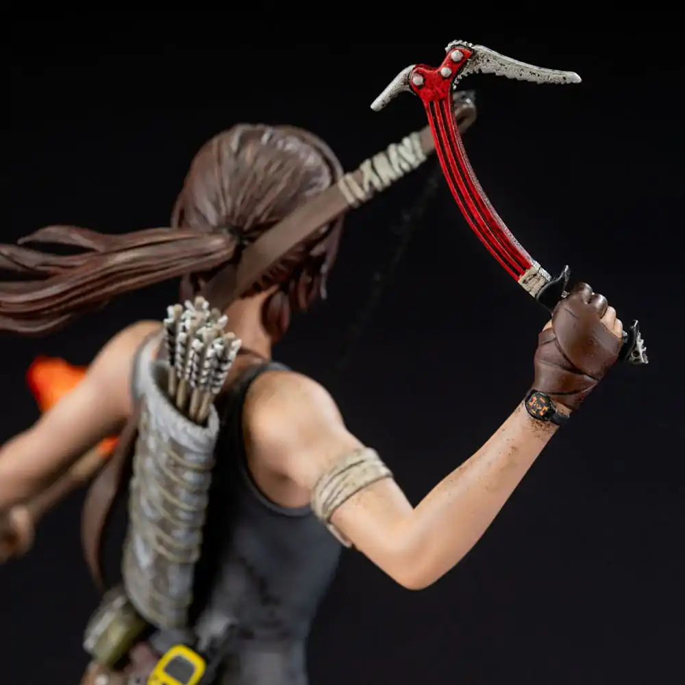 Tomb Raider PVC Statue Lara Croft Survivor Era 33 cm termékfotó