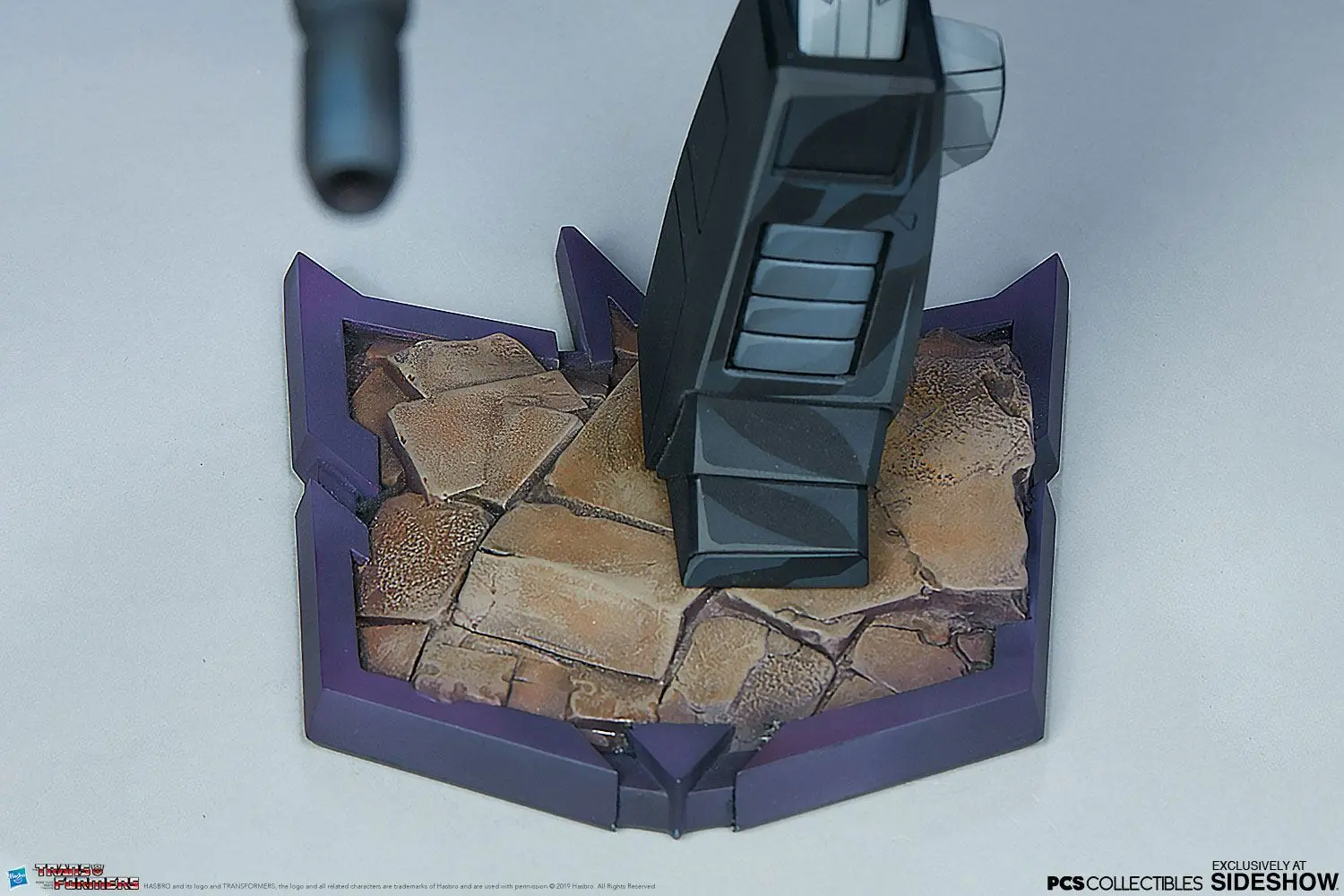 Transformers Classic Scale Statue Nemesis Prime 25 cm product photo
