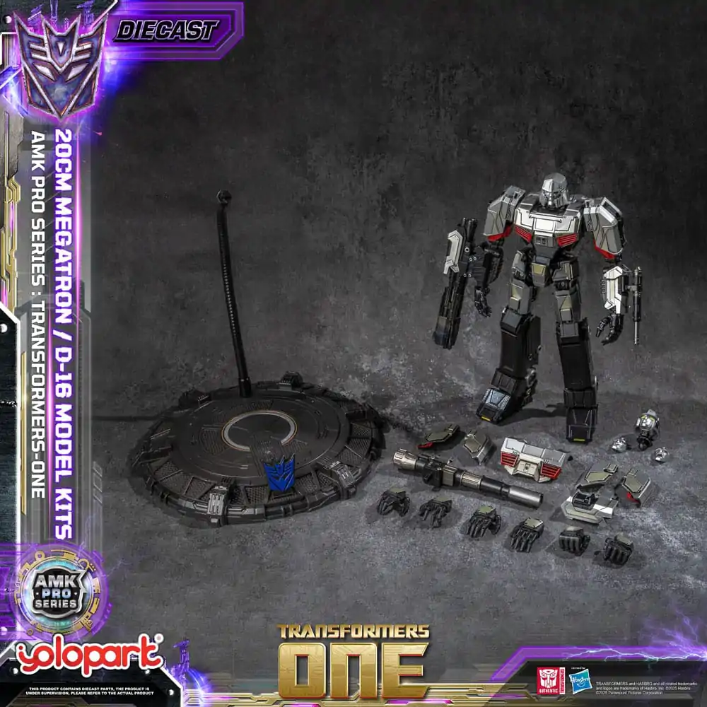 Transformers: Generation One AMK Pro Series Plastic Model Kit D-16/Megatron Final Form 20 cm  product photo