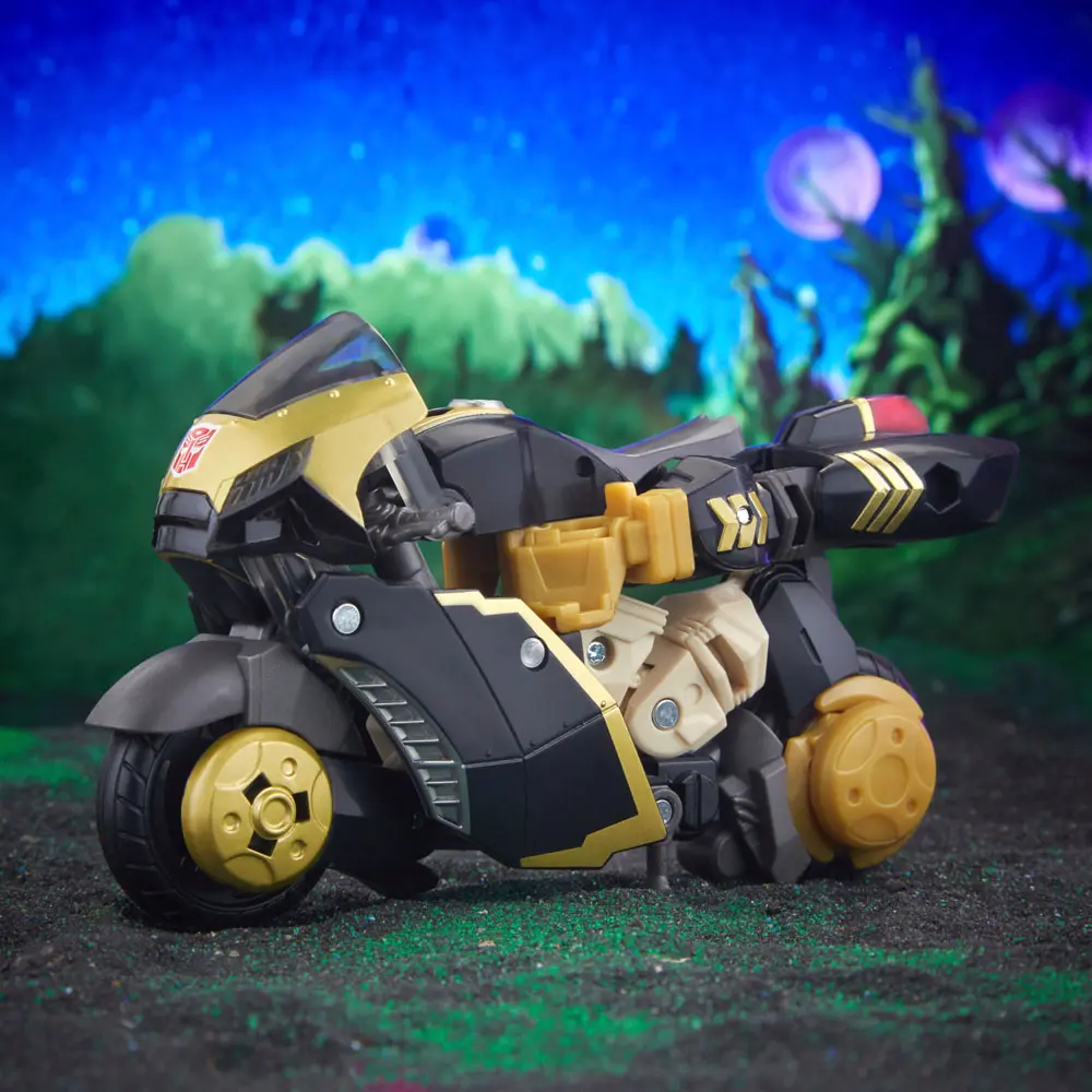 Transformers Generations Legacy Evolution Deluxe Animated Universe Action Figure Prowl 14 cm product photo
