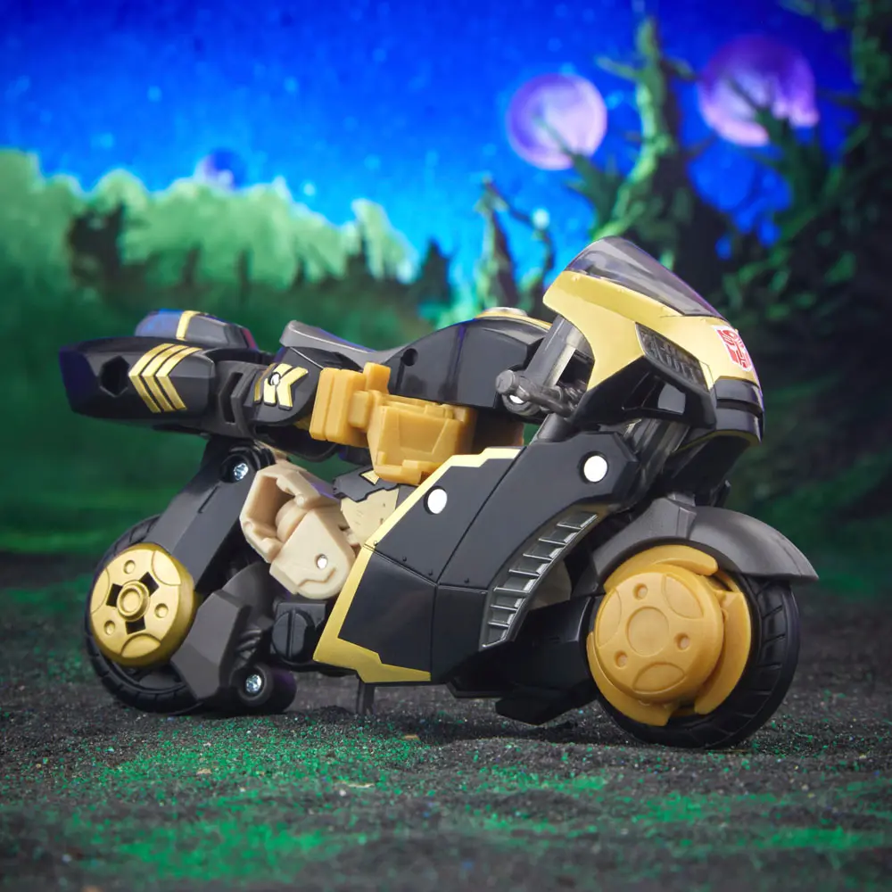 Transformers Generations Legacy Evolution Deluxe Animated Universe Action Figure Prowl 14 cm product photo