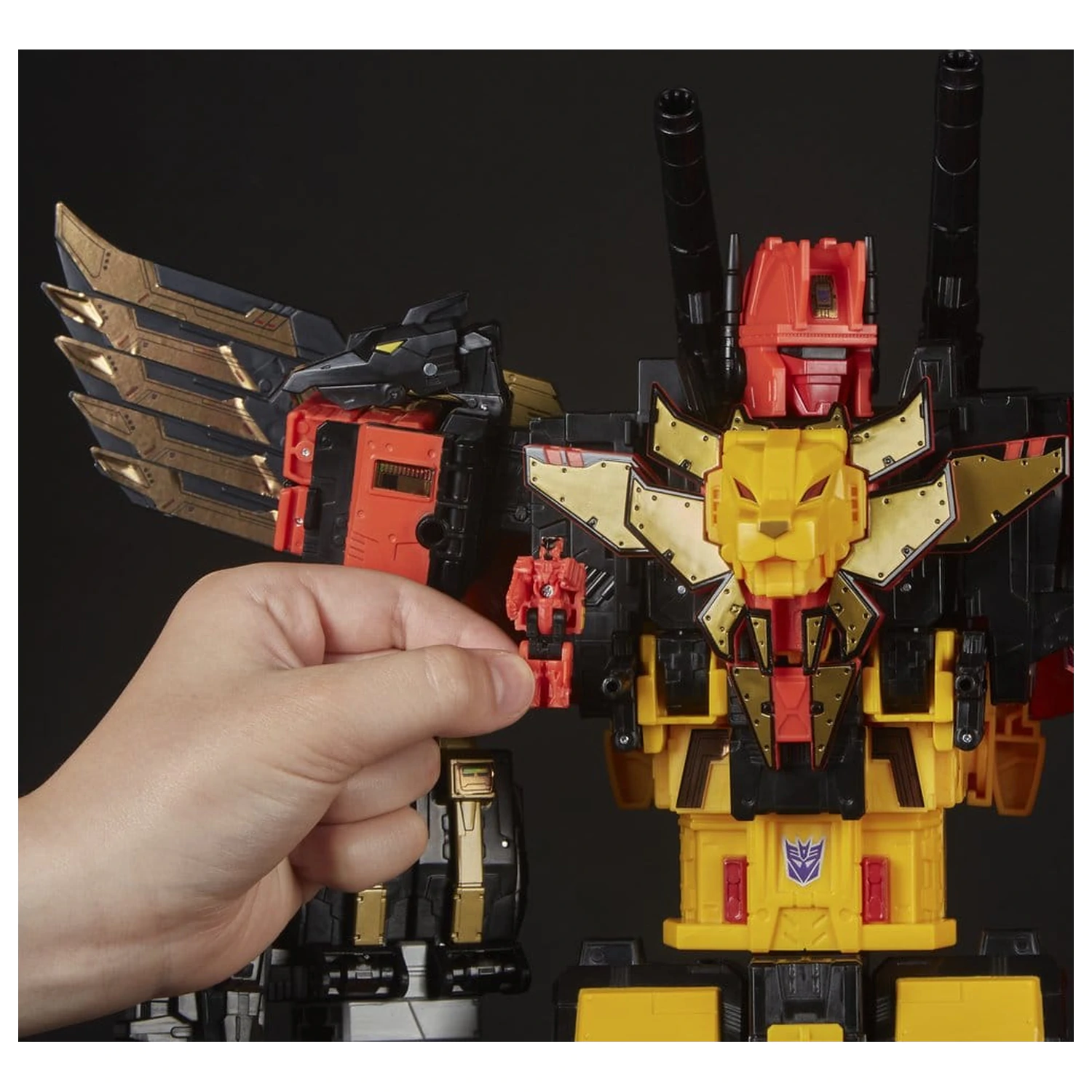 Transformers Power of the Primes Combiner Action Figure Predaking 45 cm product photo
