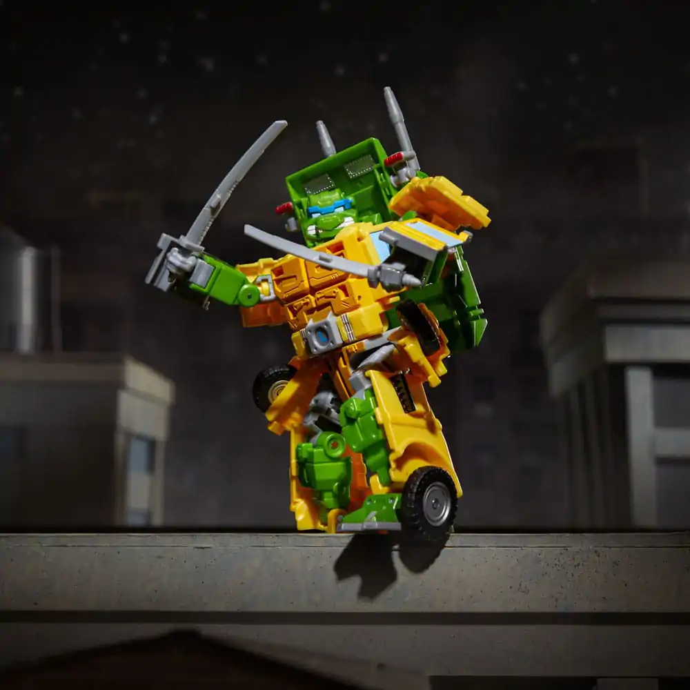Transformers x Teenage Mutant Ninja Turtles Action Figure Party Wallop 18 cm product photo