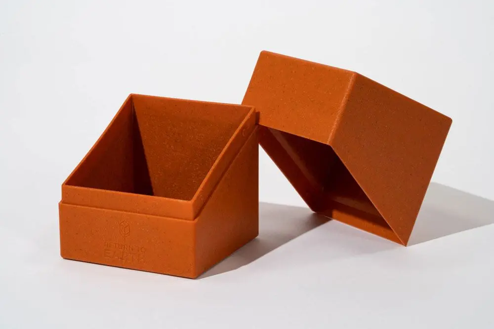 Ultimate Guard Return To Earth Boulder Deck Case 100+ Standard Size Orange product photo