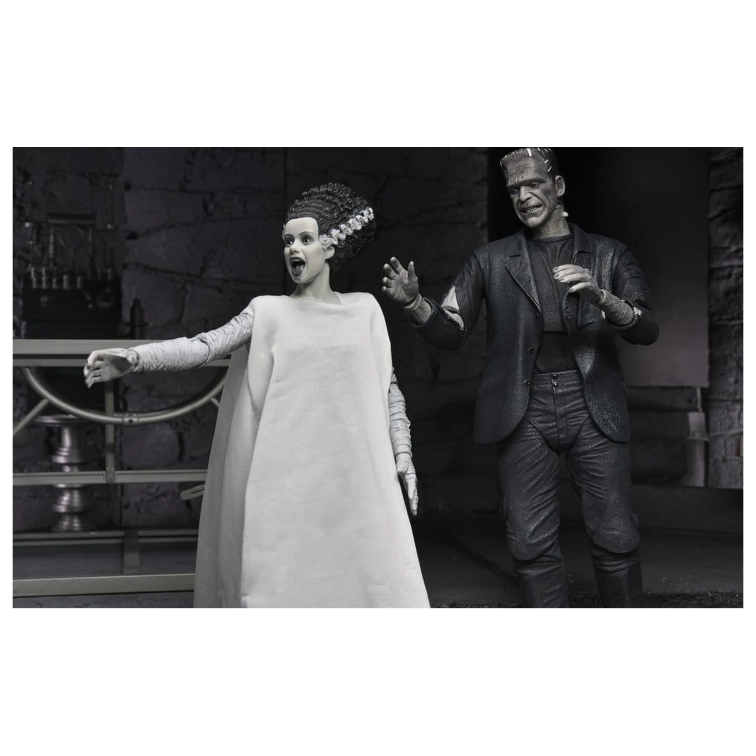 Universal Monsters 2-Pack Action Figure Bride of Frankenstein 90th Anniversary The Monster & His Mate (B&W) 18 cm product photo