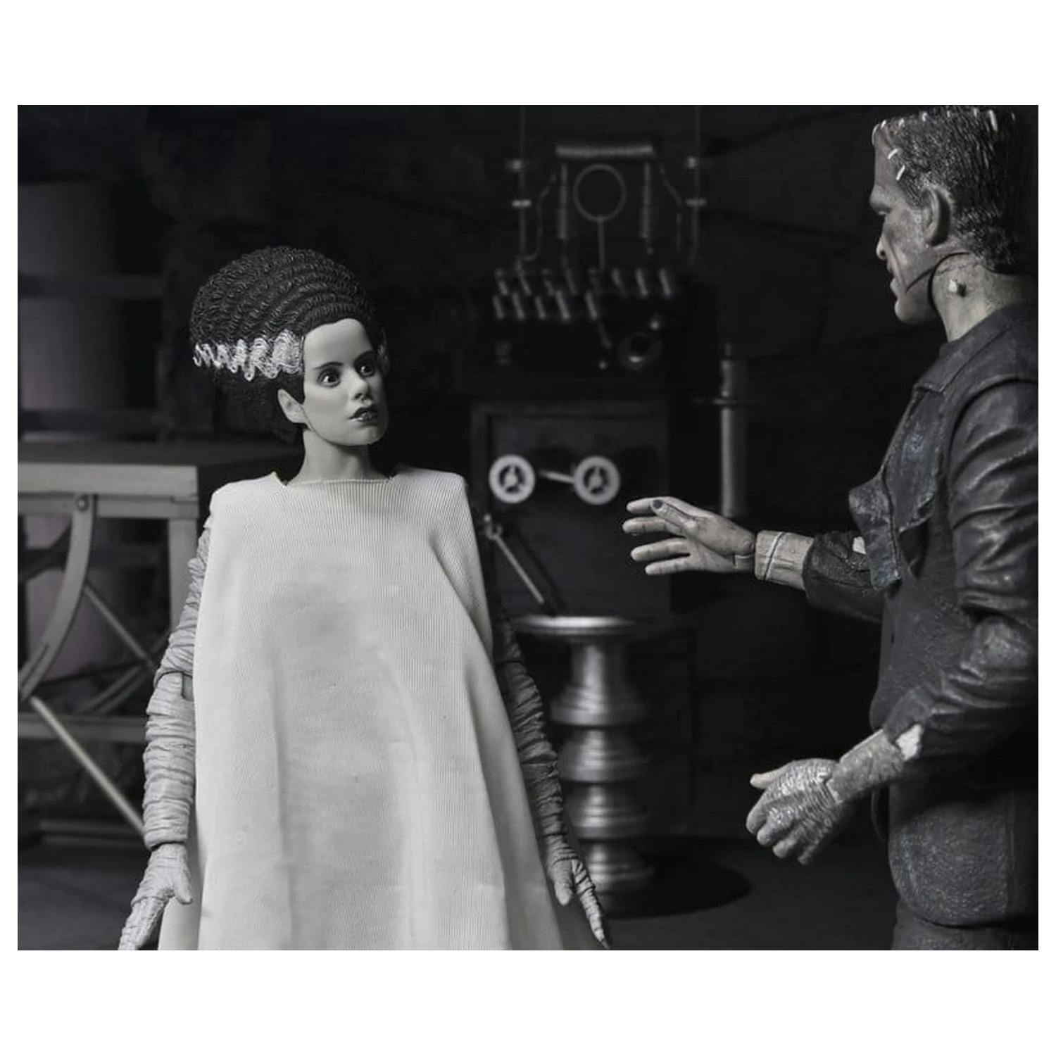 Universal Monsters 2-Pack Action Figure Bride of Frankenstein 90th Anniversary The Monster & His Mate (B&W) 18 cm product photo
