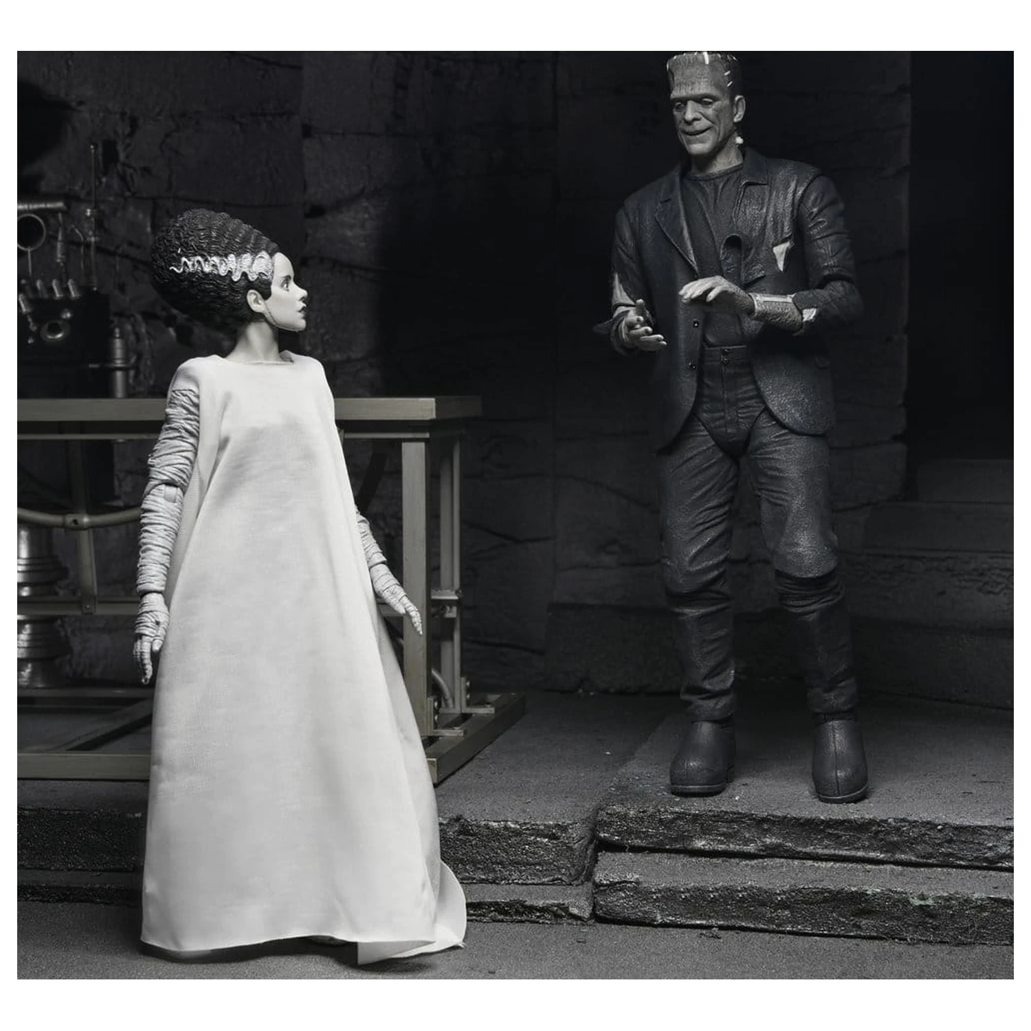 Universal Monsters 2-Pack Action Figure Bride of Frankenstein 90th Anniversary The Monster & His Mate (B&W) 18 cm product photo