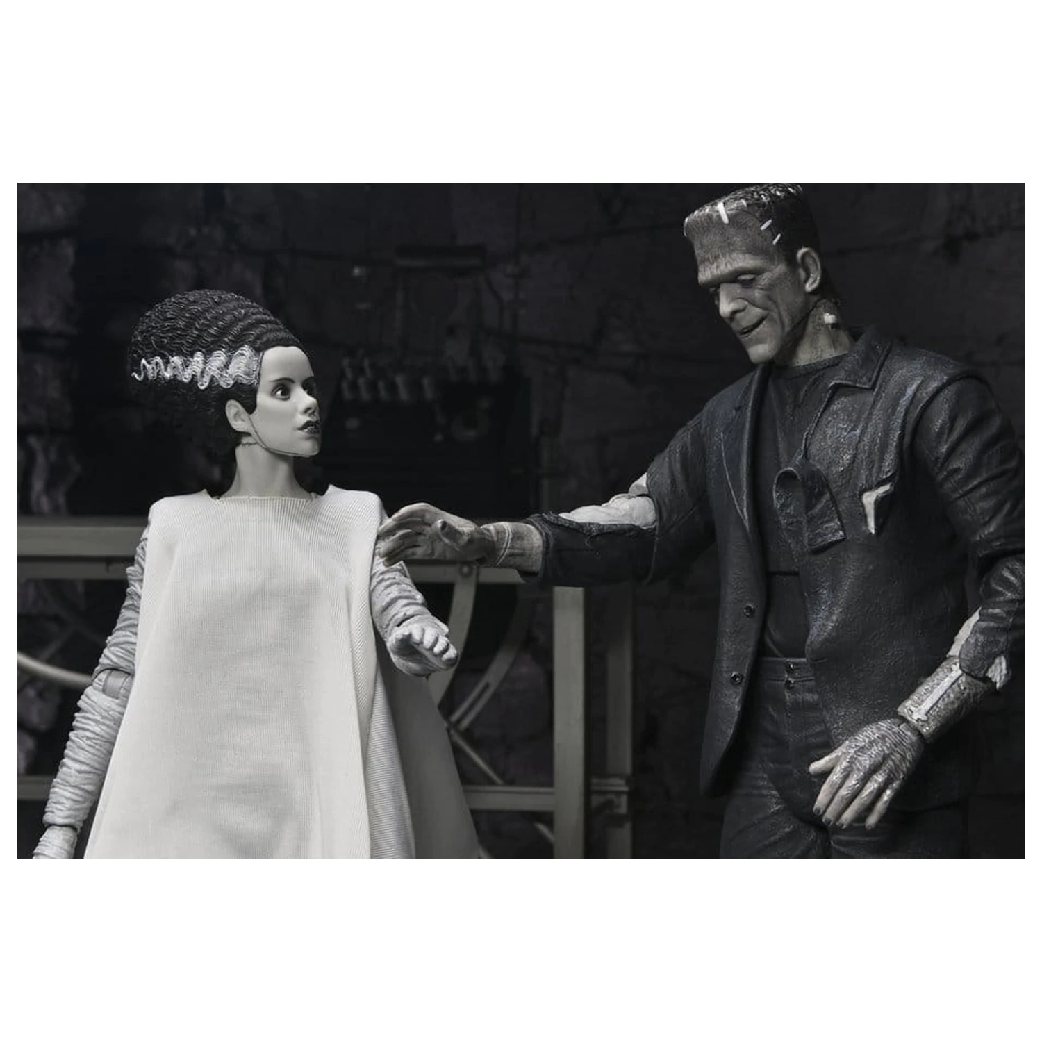 Universal Monsters 2-Pack Action Figure Bride of Frankenstein 90th Anniversary The Monster & His Mate (B&W) 18 cm product photo