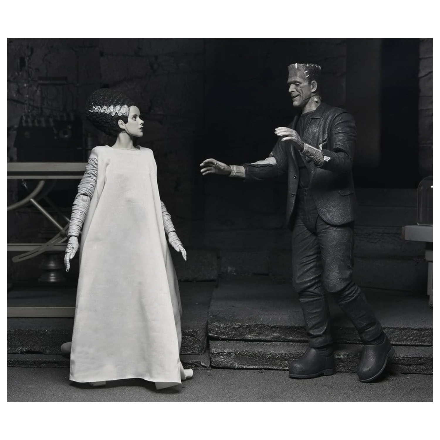 Universal Monsters 2-Pack Action Figure Bride of Frankenstein 90th Anniversary The Monster & His Mate (B&W) 18 cm product photo