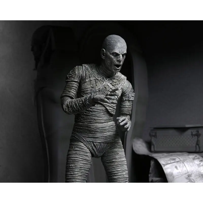 Universal Monsters Action Figure Ultimate The Mummy (Black &amp; White) 18 cm product photo
