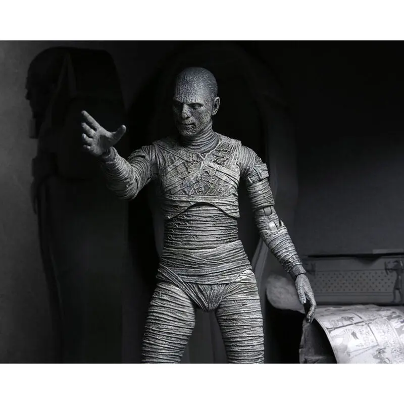 Universal Monsters Action Figure Ultimate The Mummy (Black &amp; White) 18 cm product photo