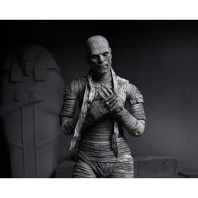 Universal Monsters Action Figure Ultimate The Mummy (Black &amp; White) 18 cm product photo